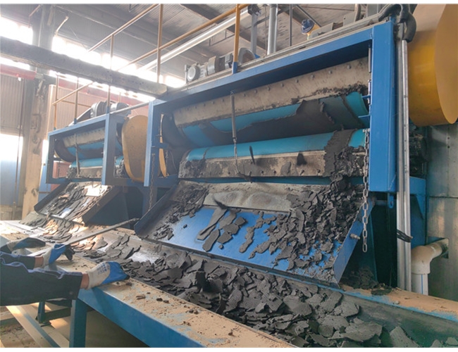 秦皇島某污水處理廠訂購的2臺高壓帶式污泥脫水機，投入使用啦！