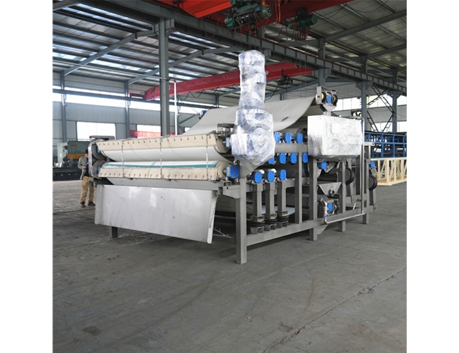 陜西客戶訂購1臺帶式壓榨機