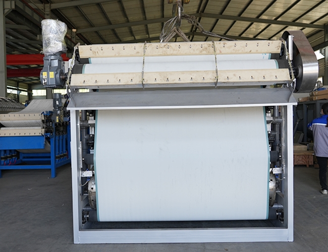 一臺帶式濃縮脫水一體機(jī)發(fā)貨