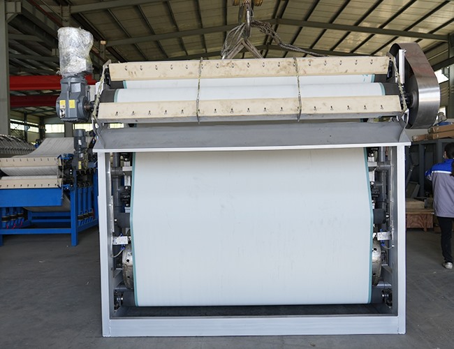 一臺帶式濃縮脫水一體機發(fā)貨