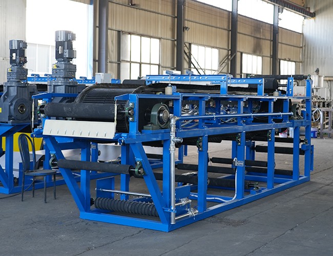 2臺橡膠帶式真空過濾機發(fā)貨啦！